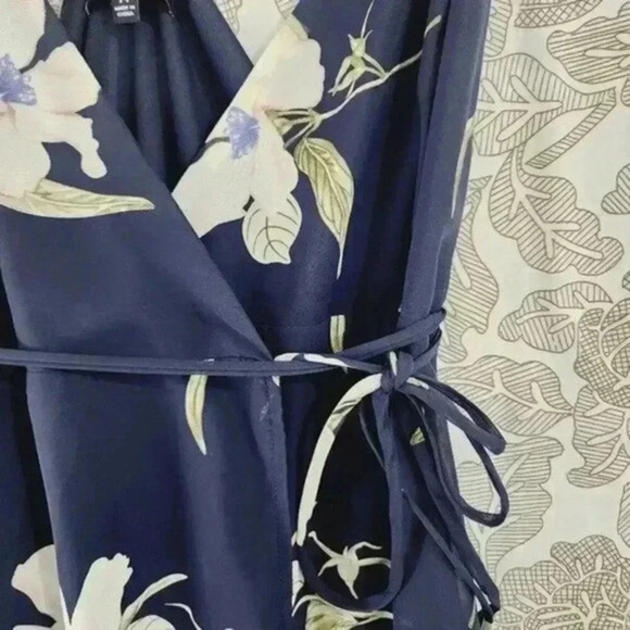 Lulu's Chiffon Wrap Maxi Dress‎ Beach Tied Waist Floral Size M - Picture 4 of 8